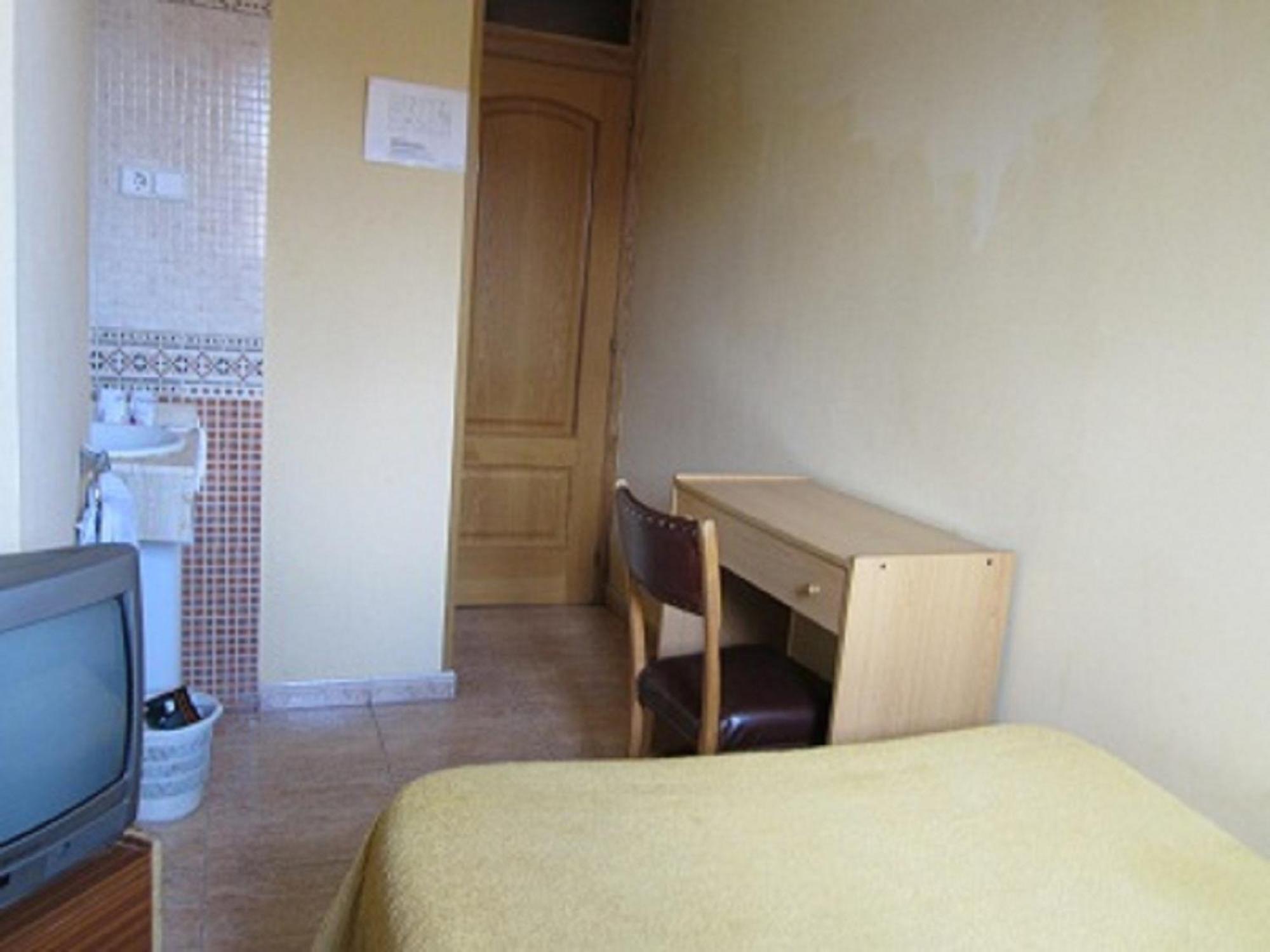 Pension Mollo Madrid Room photo