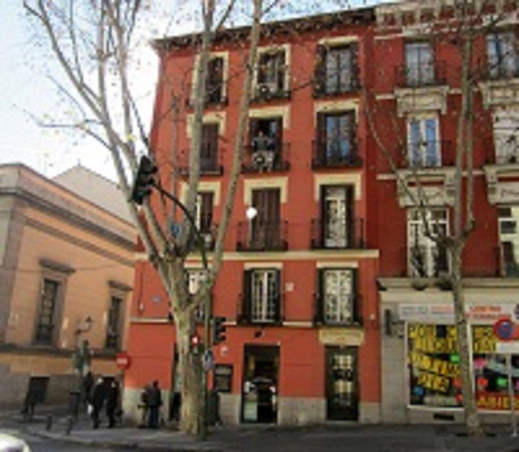 Pension Mollo Madrid Exterior photo